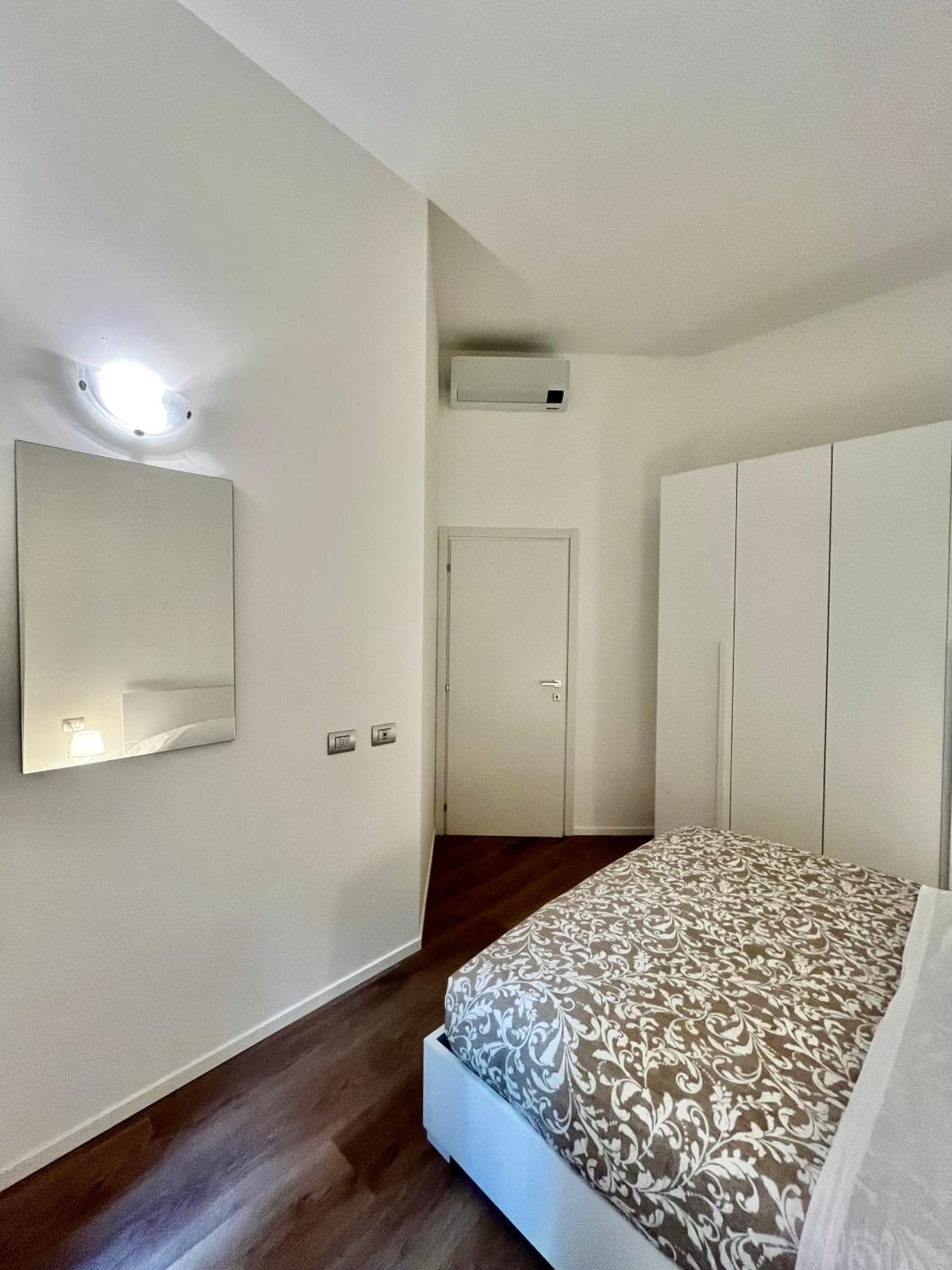 Central Side Apartment Milan Extérieur photo