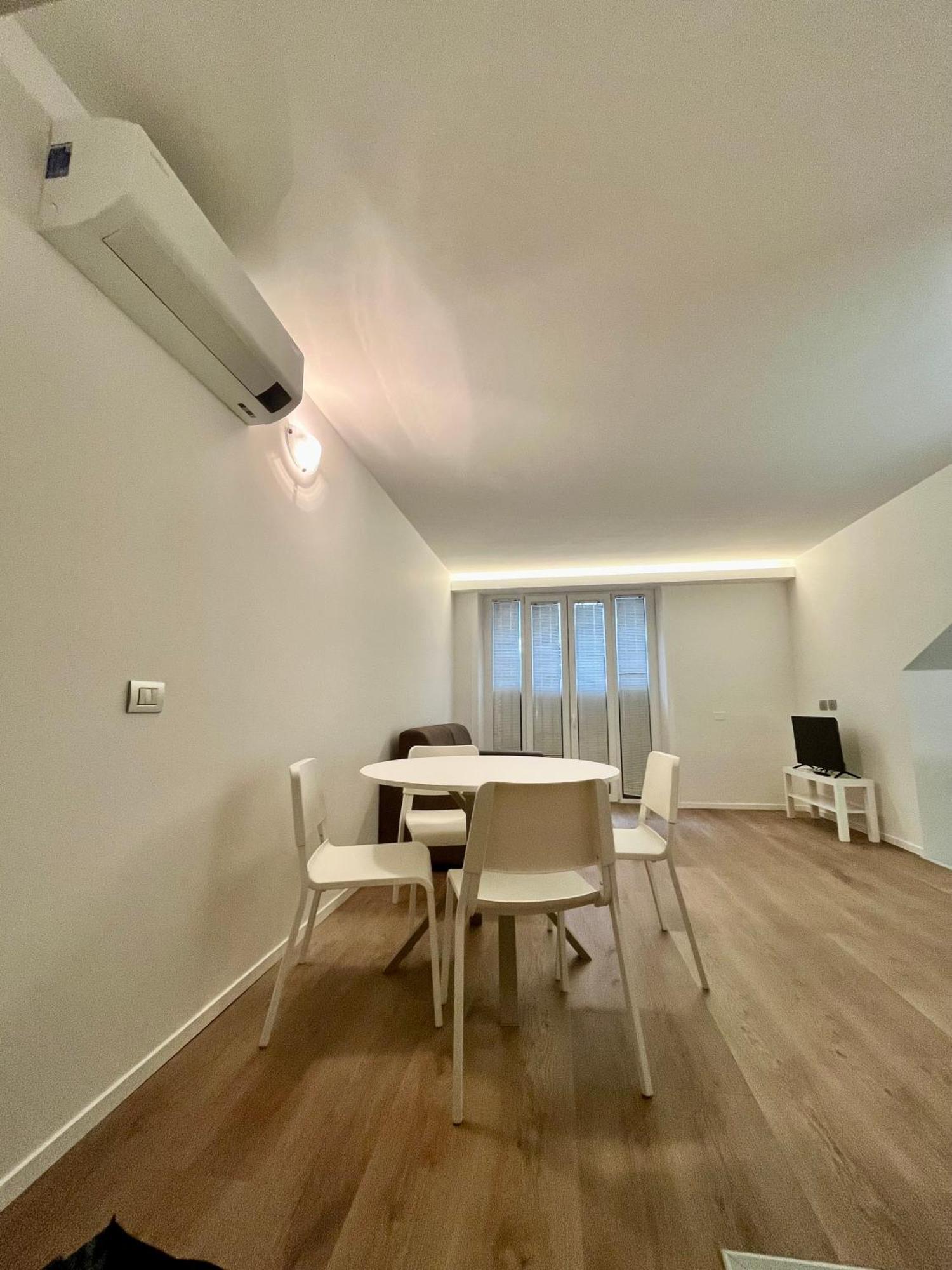 Central Side Apartment Milan Extérieur photo